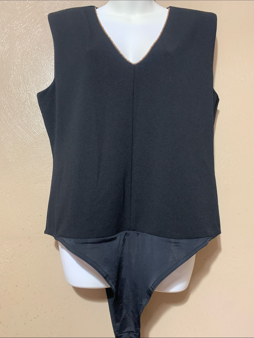 Cache size L Black V-Neck Sleeveless Bodysuit with Gold Faux Diamond Trim NWT